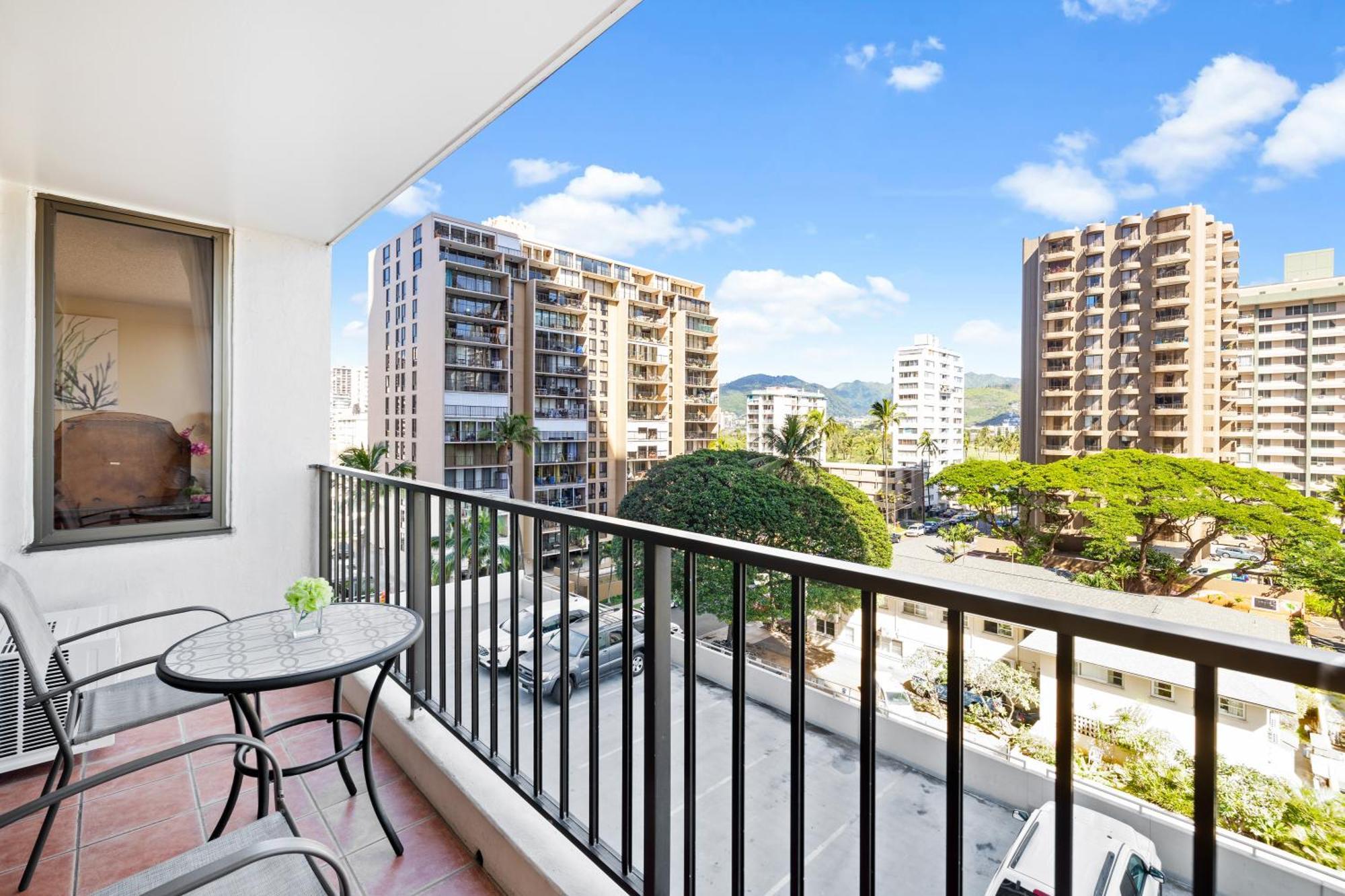 Cozy Waikiki Getaway, Stroll To Beach With Free Parking Honolulu Exterior photo