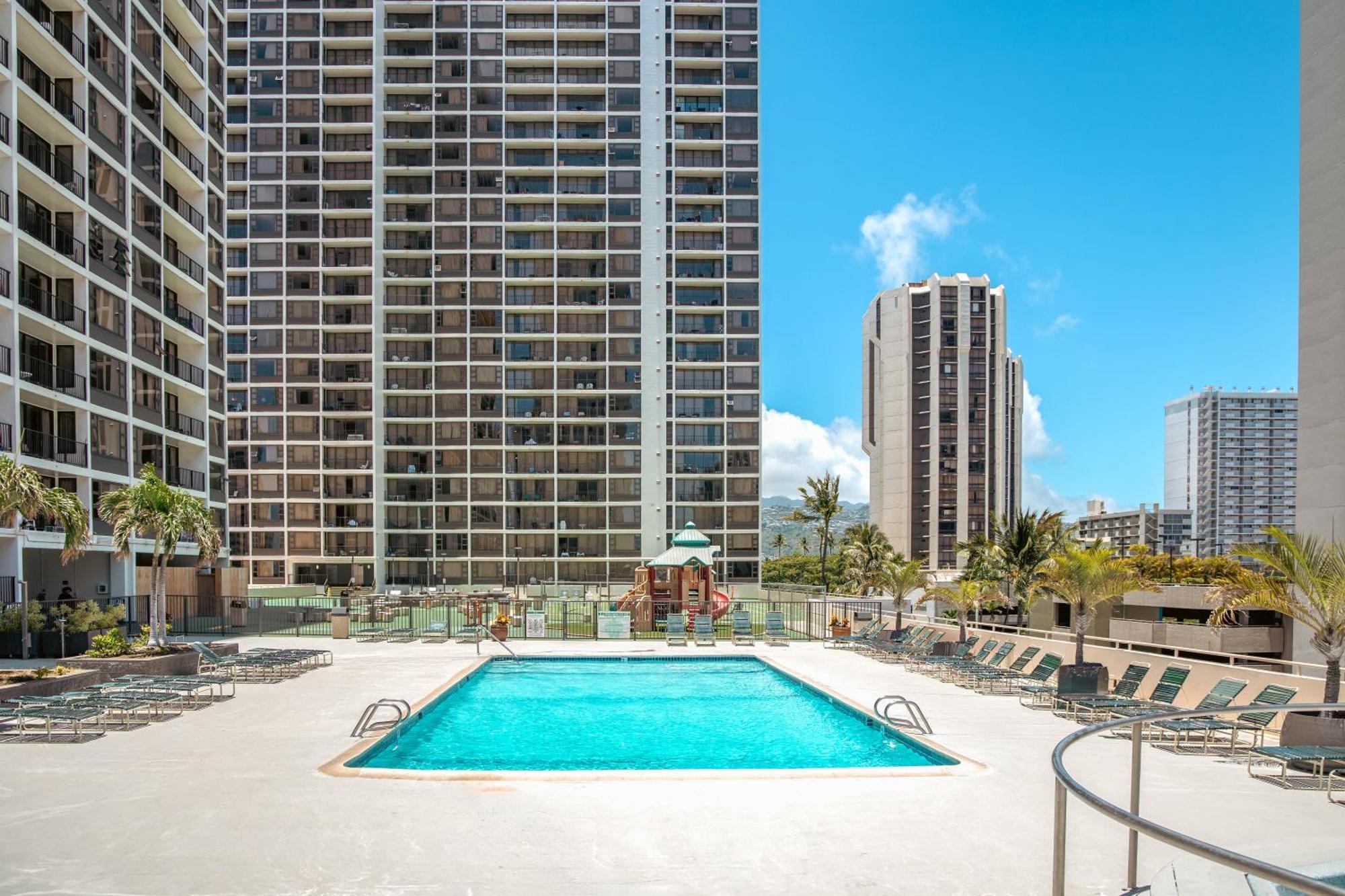 Cozy Waikiki Getaway, Stroll To Beach With Free Parking Honolulu Exterior photo