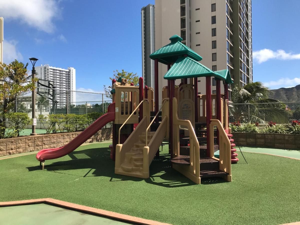 Cozy Waikiki Getaway, Stroll To Beach With Free Parking Honolulu Exterior photo
